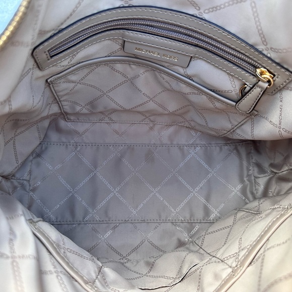 EUC Michael Kors Snakeskin Purse bundle - Picture 12 of 13